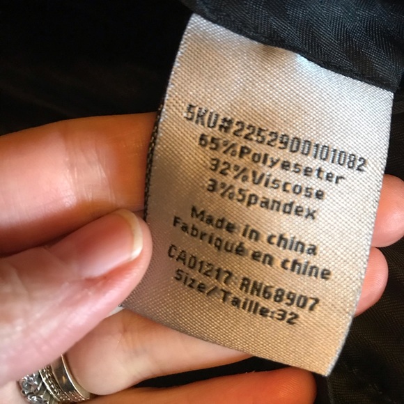 Le Chateau Cropped Dress Pants - Picture 7 of 7